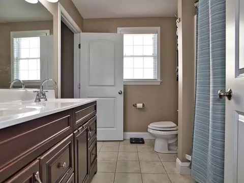 Bath - 40 Winchester #9, Fall River, MA 02721 photo 2 of 3