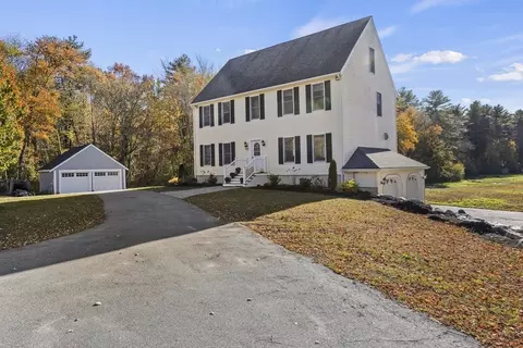 50 Holmes St, Hanson, MA 02341