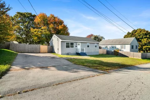 413 Pokross St, Fall River, MA 02724