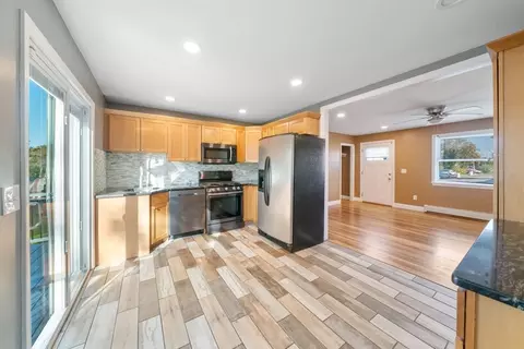 413 Pokross St, Fall River, MA 02724 photo 8