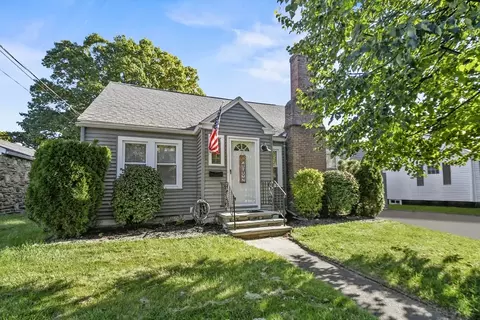 21 Calumet Ave, Worcester, MA 01606