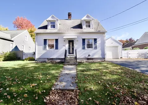 23 Clement St, Springfield, MA 01118