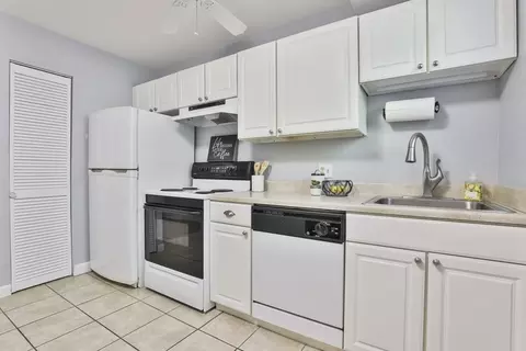 Kitchen - 3 Richardson St #E1, Wakefield, MA 01880 photo 3 of 3
