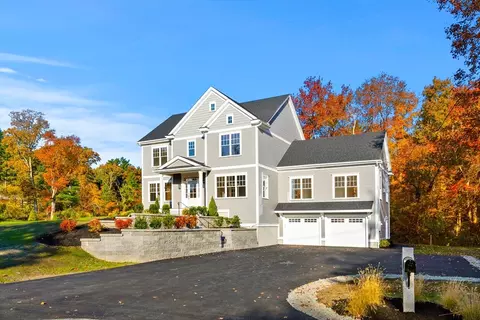 35 Prospect St, Rowley, MA 01969