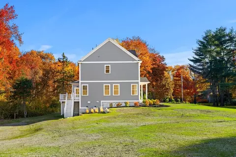 35 Prospect St, Rowley, MA 01969 photo 4