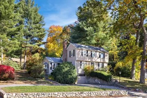 951 Main St, Lynnfield, MA 01940