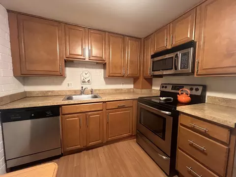 185 Quincy Shore Dr #75, Quincy, MA 02171