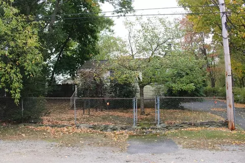 1 Gertrude Rd, North Attleboro, MA 02760