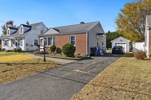 Exterior - 74 Derryfield Ave, Springfield, MA 01118 photo 4 of 8