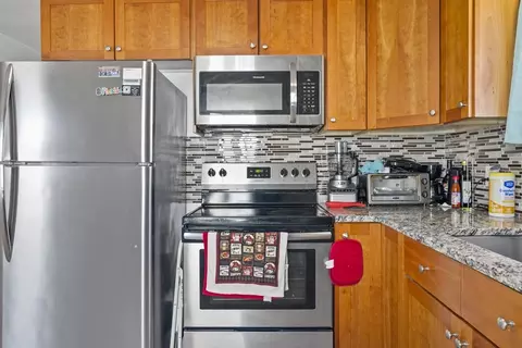 Kitchen - 74 Derryfield Ave, Springfield, MA 01118 photo 3 of 4