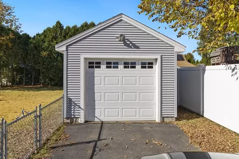 Exterior - 74 Derryfield Ave, Springfield, MA 01118 photo 8 of 8