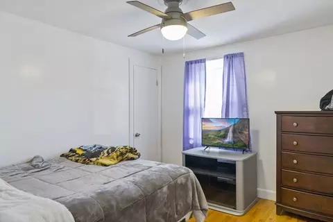 Bedroom - 74 Derryfield Ave, Springfield, MA 01118 photo 3 of 4