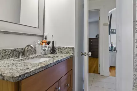 Bath - 74 Derryfield Ave, Springfield, MA 01118 photo 2 of 2