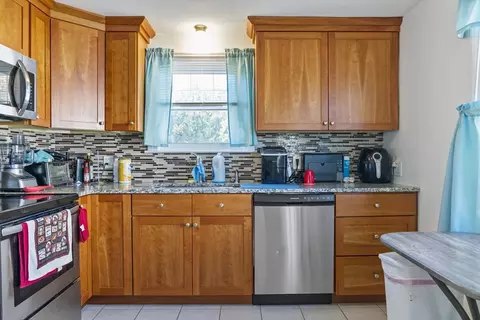 Kitchen - 74 Derryfield Ave, Springfield, MA 01118 photo 1 of 4
