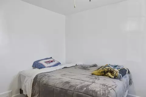 Bedroom - 74 Derryfield Ave, Springfield, MA 01118 photo 4 of 4