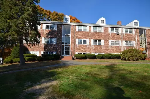 68 Edgelawn Ave #10, North Andover, MA 01845