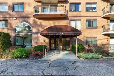 198 Locust St #1-105, Lynn, MA 01904