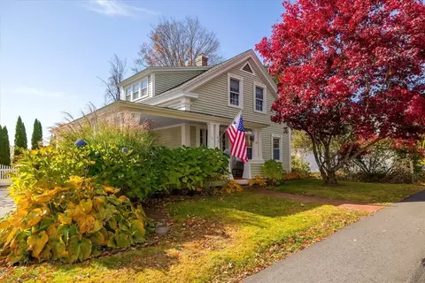 55 Maple St, Oakham, MA 01068