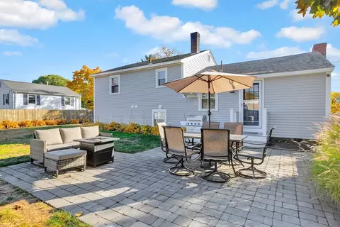 Exterior - 2 Morningside Dr, Danvers, MA 01923 photo 3 of 4