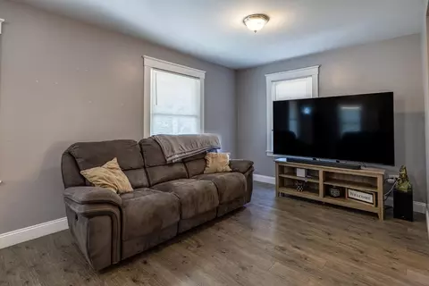 458 King St, Fall River, MA 02724 photo 6