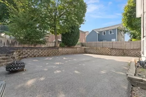 39 Wright St, Stoneham, MA 02180 photo 7