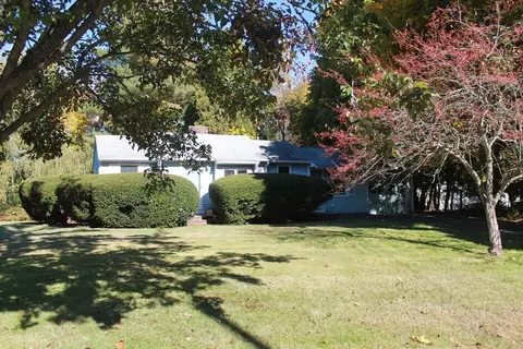 71 Old Washington St, Hanover, MA 02339
