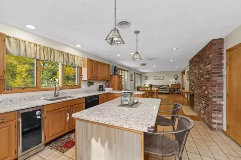 6 Clover Cir, Reading, MA 01867 photo 11