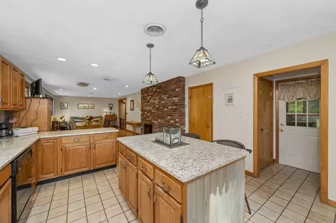 6 Clover Cir, Reading, MA 01867 photo 13