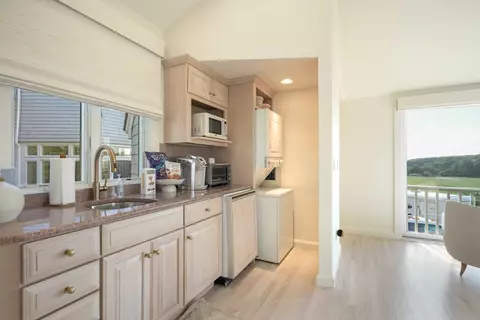 134 Shore Dr W, Mashpee, MA 02649 photo 38