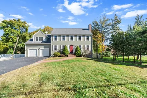 34 Maple St, Kingston, MA 02364