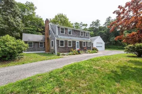 9 S Highland Rd, Truro, MA 02666