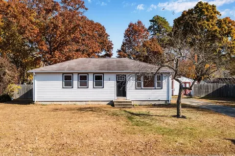19 Monska Dr, Easthampton, MA 01027