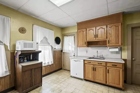 27 Westernview St, Springfield, MA 01108 photo 8