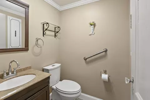 27 Westernview St, Springfield, MA 01108 photo 12