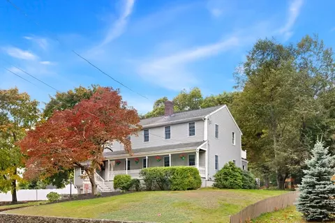 813 Summer St, Lynnfield, MA 01940