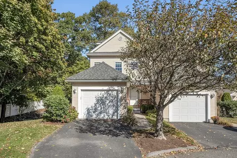 5 Christopher Street St #5, Stoneham, MA 02180