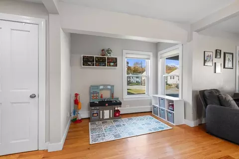 8 Elm St, Reading, MA 01867 photo 7
