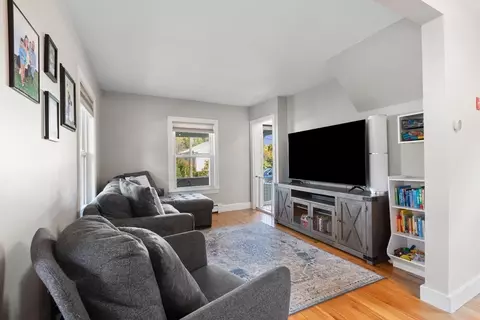 8 Elm St, Reading, MA 01867 photo 6