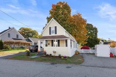8 Elm St, Reading, MA 01867 photo 3