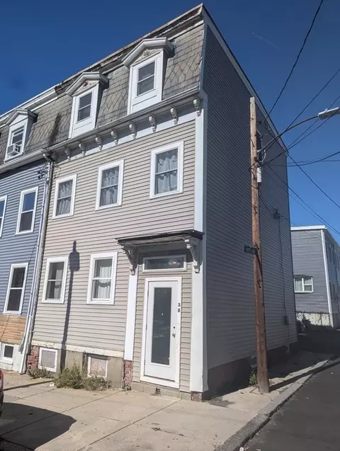 38 White St, Boston, MA 02128