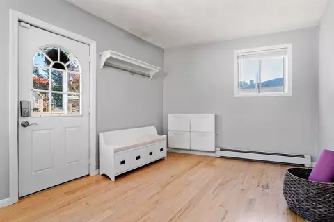 Entry Way - 2 Webster St, Lynn, MA 01902 photo 2 of 9
