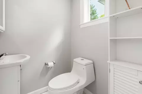 Bath - 2 Webster St, Lynn, MA 01902 photo 1 of 2