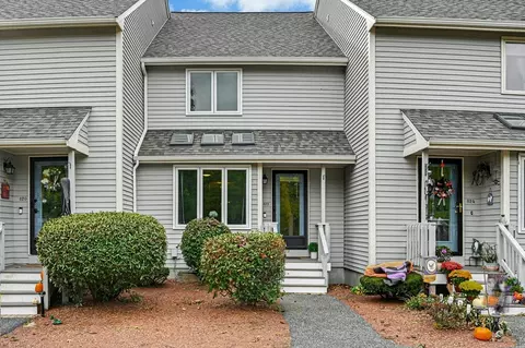 822 Maple Brook Rd #822, Bellingham, MA 02019