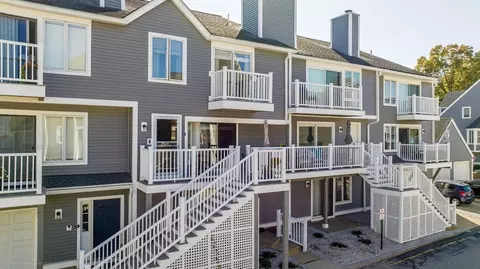700 Shore Dr #204, Fall River, MA 02721 photo 2