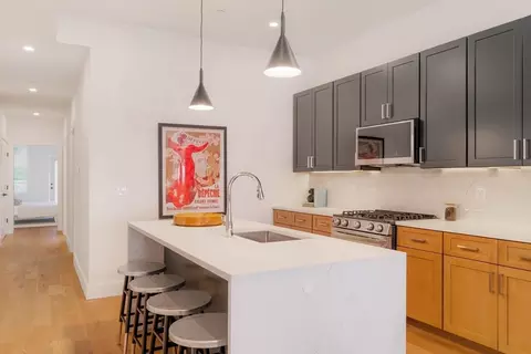 231 Everett St #1, Boston, MA 02128 photo 3