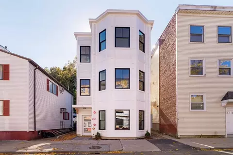 231 Everett St #1, Boston, MA 02128
