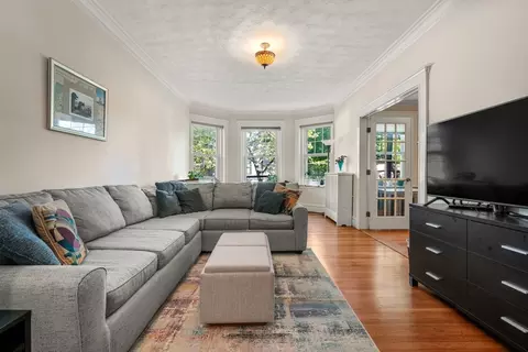166 Fuller St #2, Brookline, MA 02446