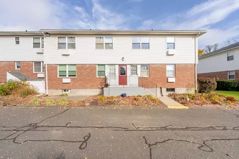 53 Colonial Cir #D, Chicopee, MA 01020 photo 17