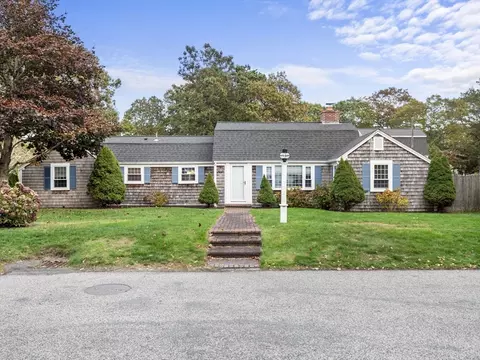 74 Ocean Ave, Yarmouth, MA 02664