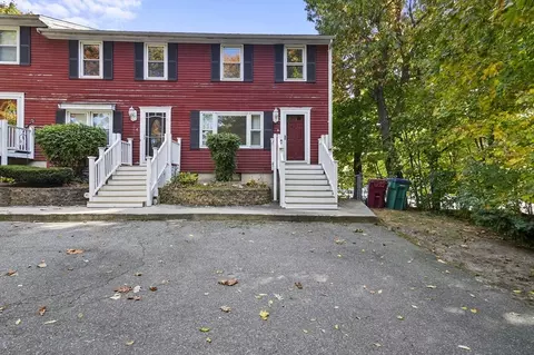 24 Barrows St #D, Lowell, MA 01852
